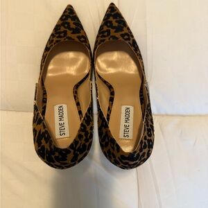 Steve Madden Black and Tan Leopard Heels